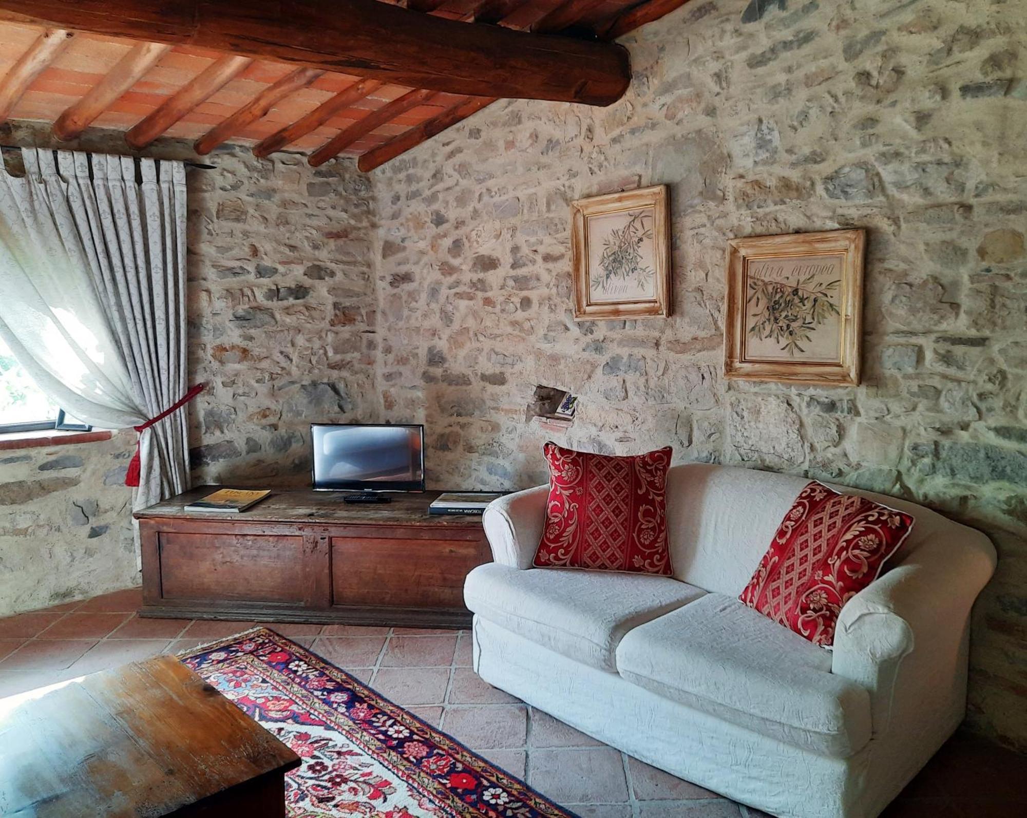 Borgo Livernano Radda in Chianti Room photo