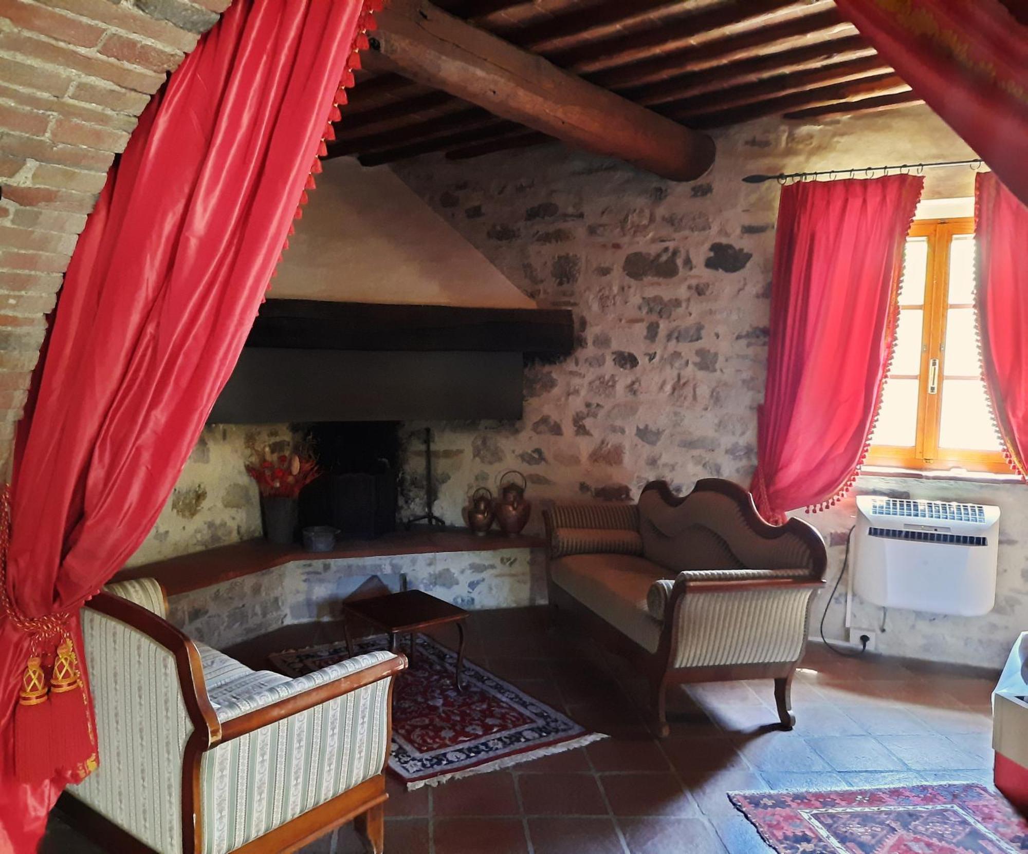 Borgo Livernano Radda in Chianti Room photo